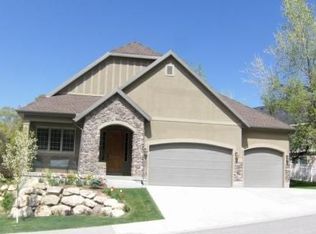 898 S Mahogany Dr, Fruit Heights, UT 84037