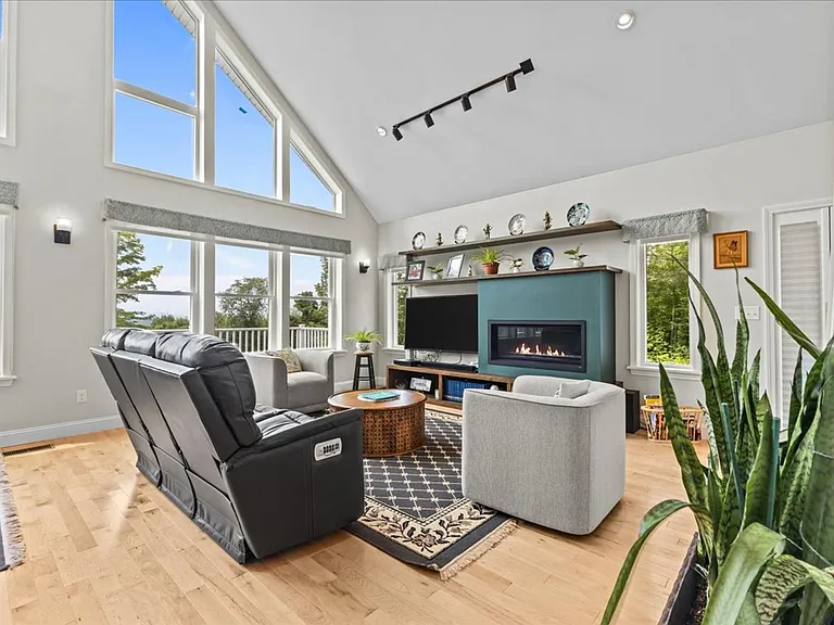 202 Abani Dr — Photo 10