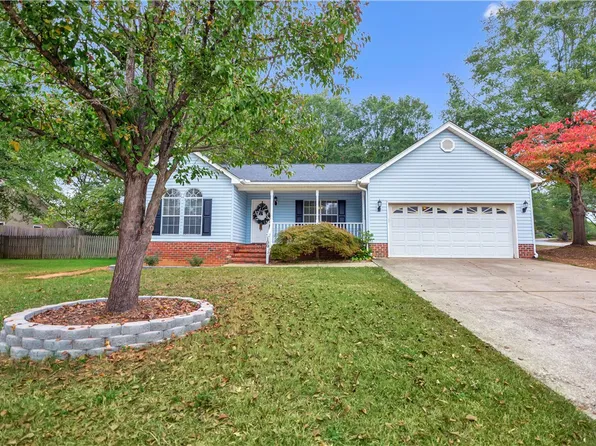 100 Featherfilled Ct, Anderson, SC 29625