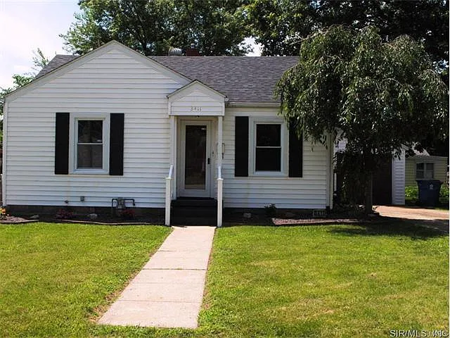 3411 Leo St photo 1