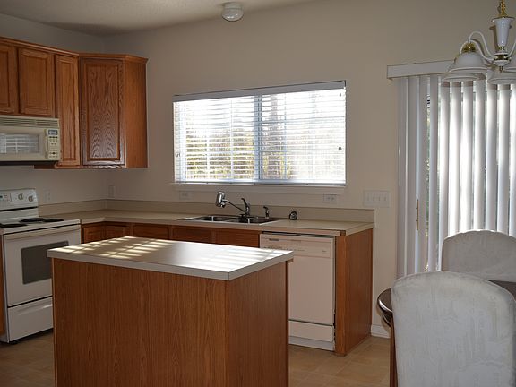 3rd image of 1918 Munn Cir