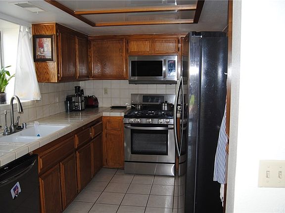 5th image of 1222 W Avenue H4
