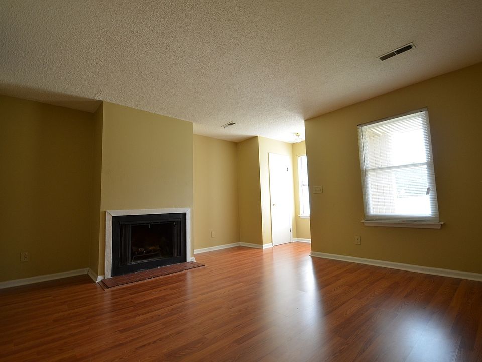 2nd image of 5100 Napoleon Dr APT A