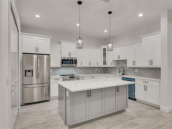 5th image of 3606 Anderson Ave