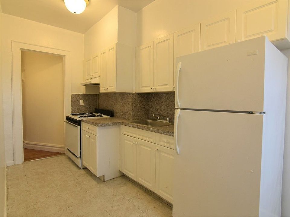 2nd image of 130 Bay Ridge Pkwy APT 3N