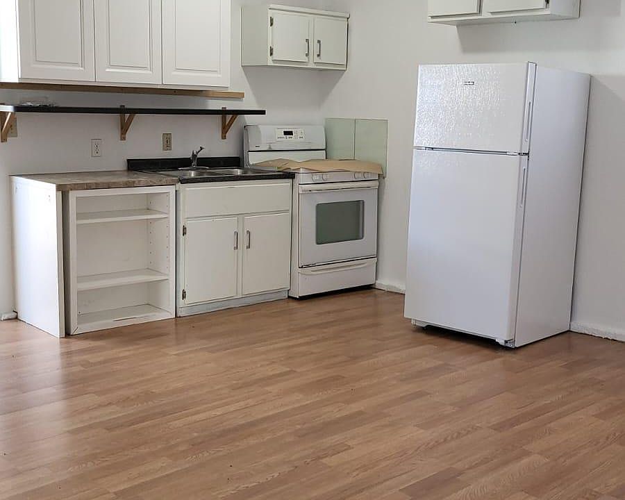 1st image of 1695 1/2 Logan Ave