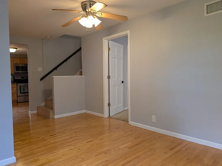 1575 W Butte Des Morts Beach Rd — Photo 17