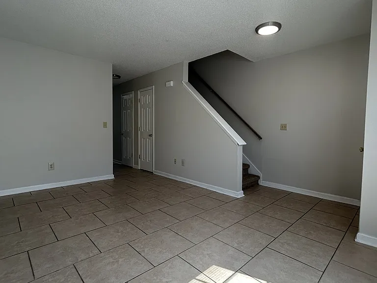 7 Anderson Ave #D — Photo 7