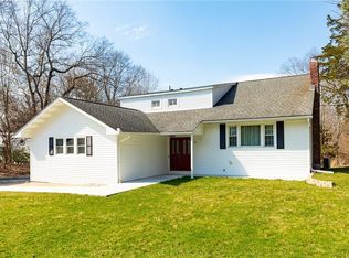 23 Brookland Farms Rd, Poughkeepsie, NY 12601