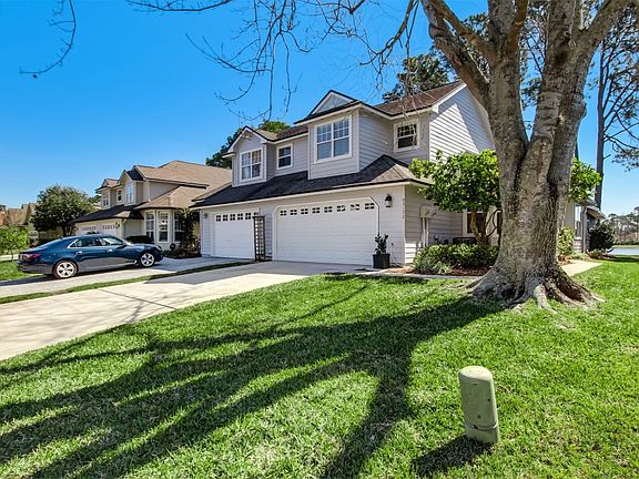 3rd image of 95172 Village Dr