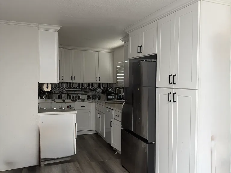 814 S Electric Ln — Photo 10