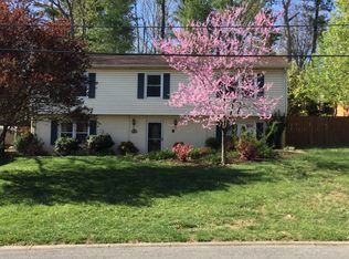 4113 Chaparral Dr, Roanoke, VA 24018