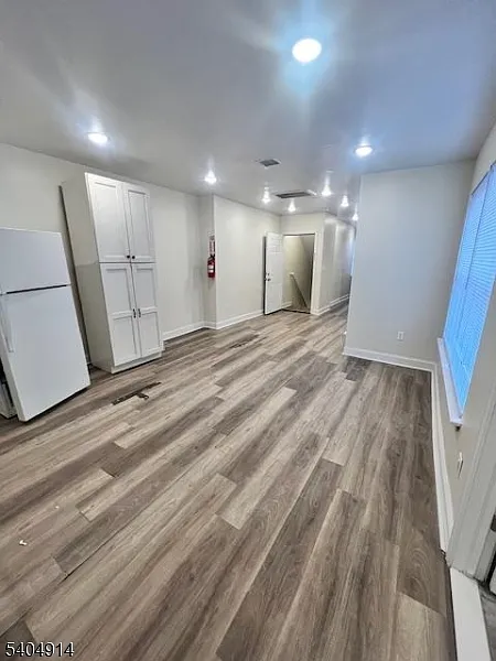 2 bed, 1.0 bath, $1,900 — Photo 2