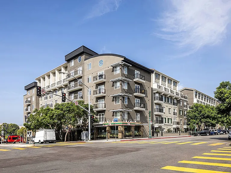 Caprielle Apartments — Photo 13