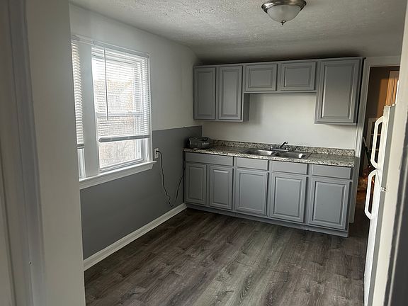 3rd image of 12309 Craven Ave #Up