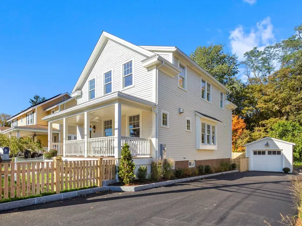 14 Highland Ave, Newburyport, MA 01950