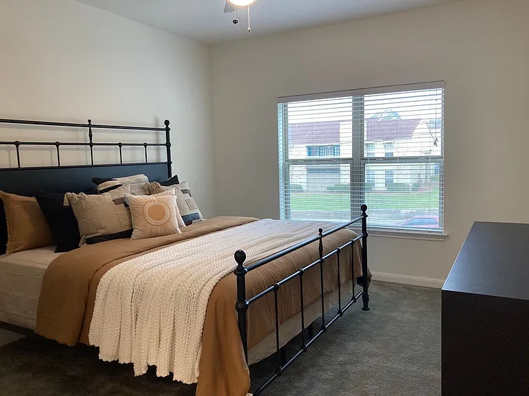 MedWest Apartments — Photo 5