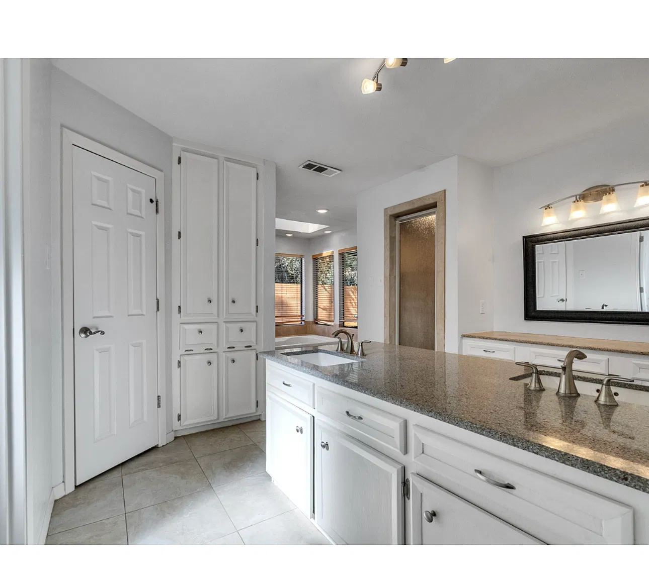 3 bed, 2429 sqft, $5,500 — Photo 4