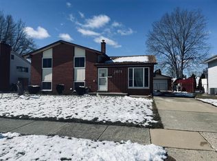 34579 Sandwood Dr, Sterling Heights, MI 48310