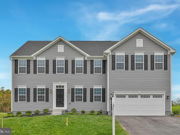 1827 Shannon Dr S, Greencastle, PA 17225