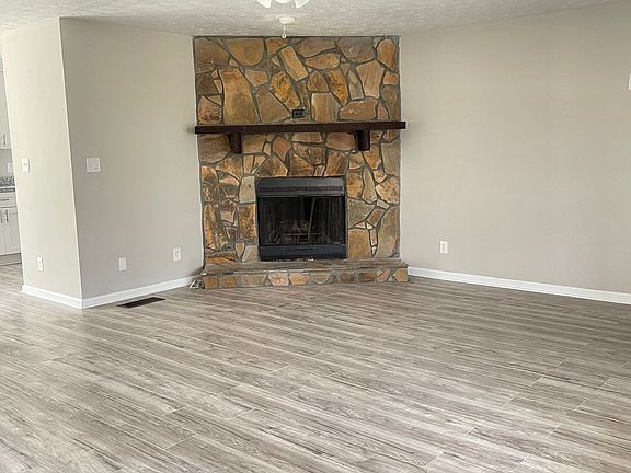 2nd image of 404 Bob Wood Dr