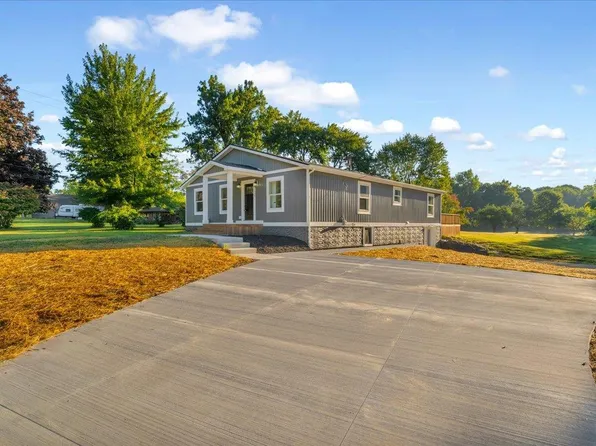 1654 Giddings Rd, Pontiac, MI 48340