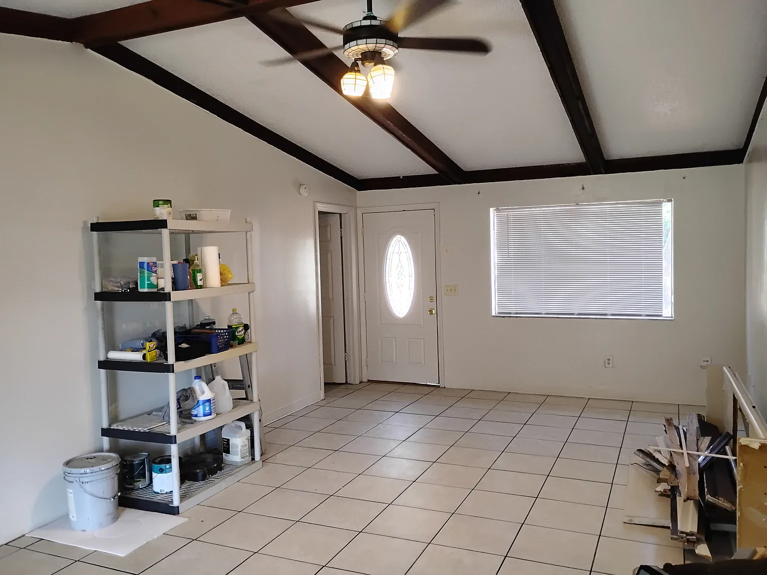 4 bed, 1404 sqft, $2,450 — Photo 2