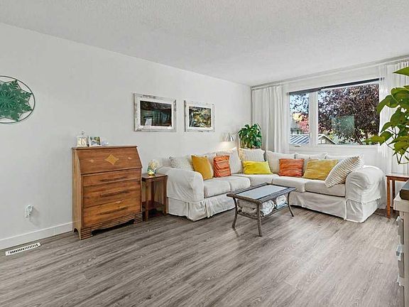 2nd image of 203 Lynnview Rd SE #8N