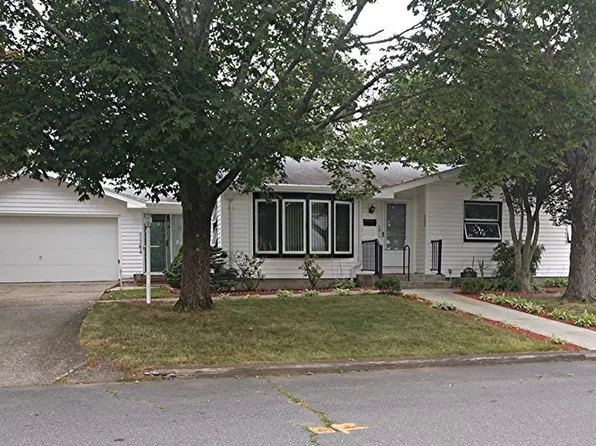 965 Fox St, New Bedford, MA 02745