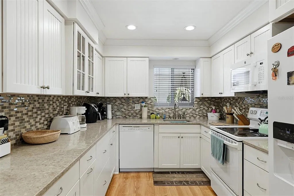 2 bed, 2.0 bath, 1164 sqft, $2,495 — Photo 2