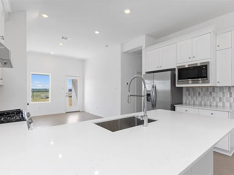 27531 Sunterra Village Dr — Photo 13