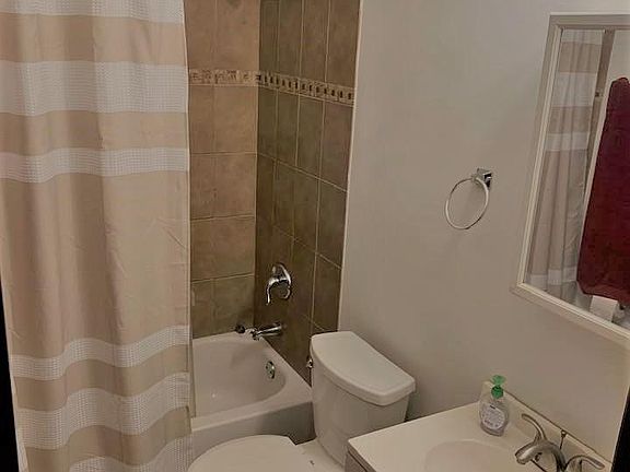 4th image of 4510 S Lowe Ave #1R