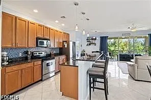 2 bed, 2.0 bath, 1674 sqft, $2,100 — Photo 3