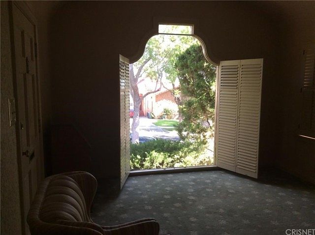 2nd image of 1073 E Santa Anita Ave