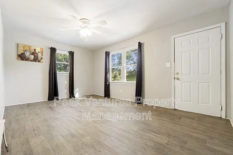 2 bed, 1.0 bath, 780 sqft, $1,125 — Photo 3