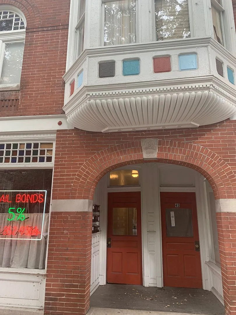 Studio/Efficiency in Downtown York - Video in Pictures — Photo 3