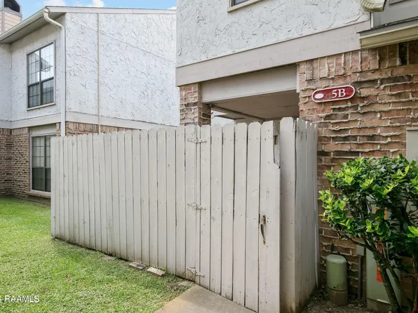 1304 E Bayou Pkwy APT 5B, Lafayette, LA 70508