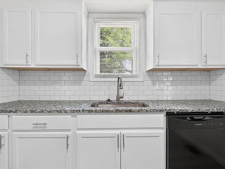 1302 Oakland Park Ave — Photo 5