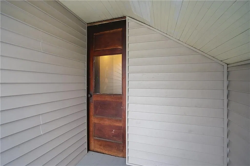 3 bed, 1.0 bath, 854 sqft, $2,600 — Photo 4