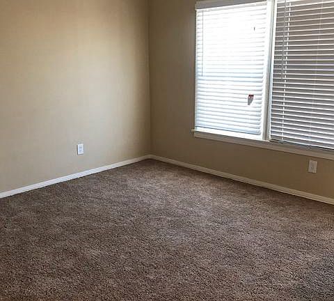 4th image of 3177 Ivy St