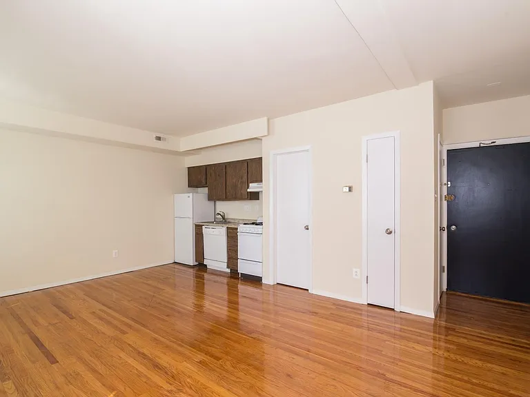 319 S 10th St #2311 — Photo 1