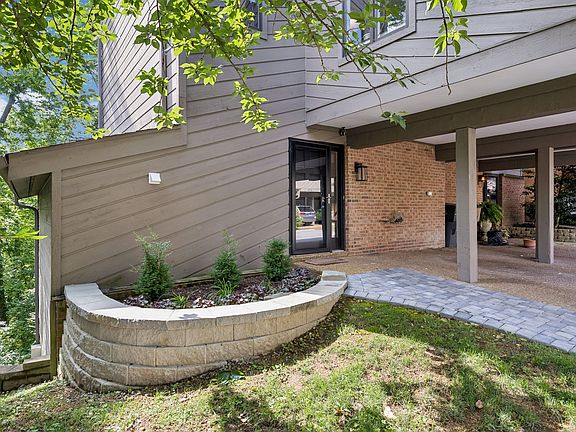 3rd image of 721 Harpeth Trace Dr