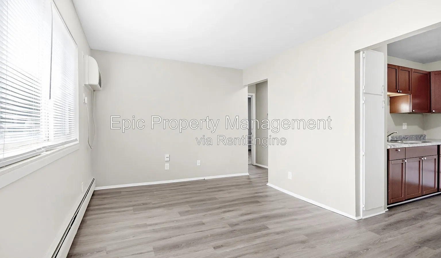 2 bed, 1.0 bath, $1,095 — Photo 4