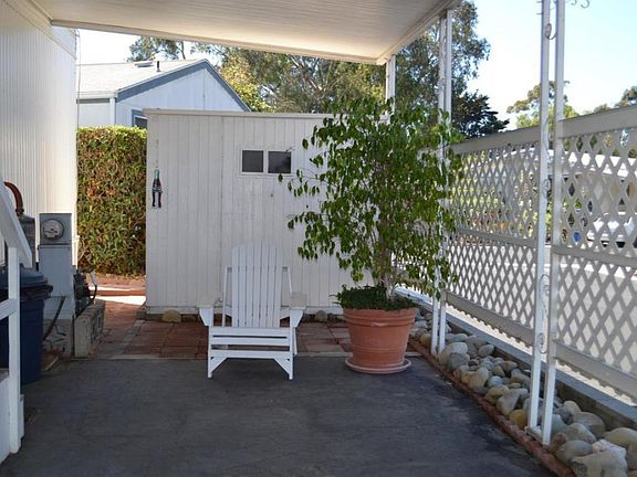 4th image of 63 Victor Herbert Dr #63