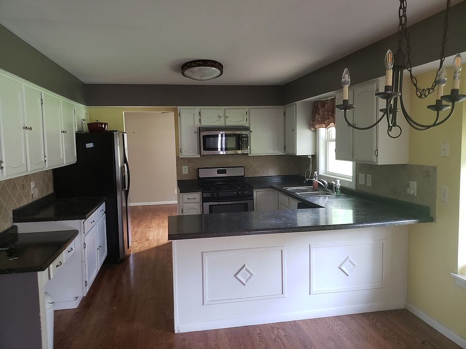 2nd image of 1078 Abbey Dr