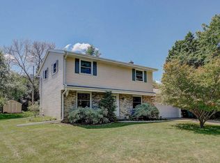 N81W18105 Tours Dr, Menomonee Falls, WI