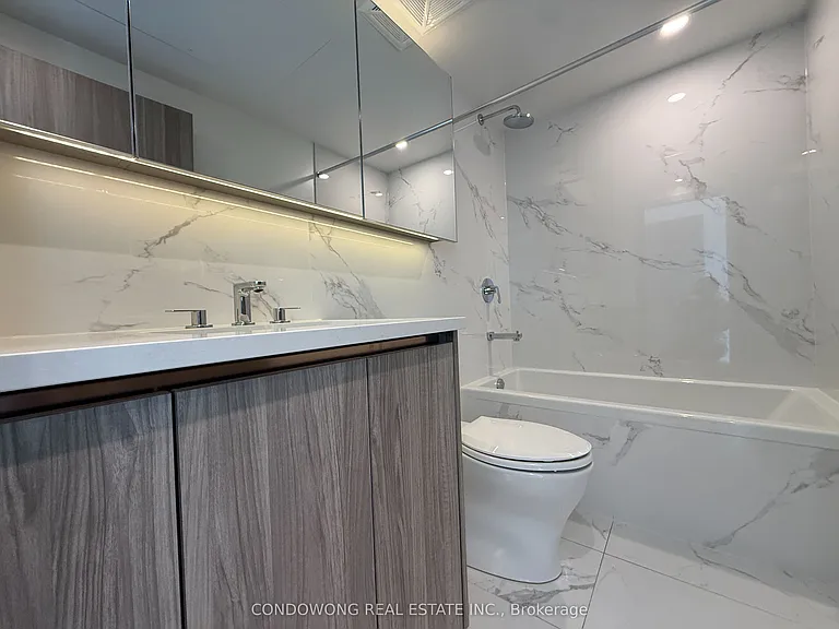 25 McMahon Dr #1807 — Photo 7