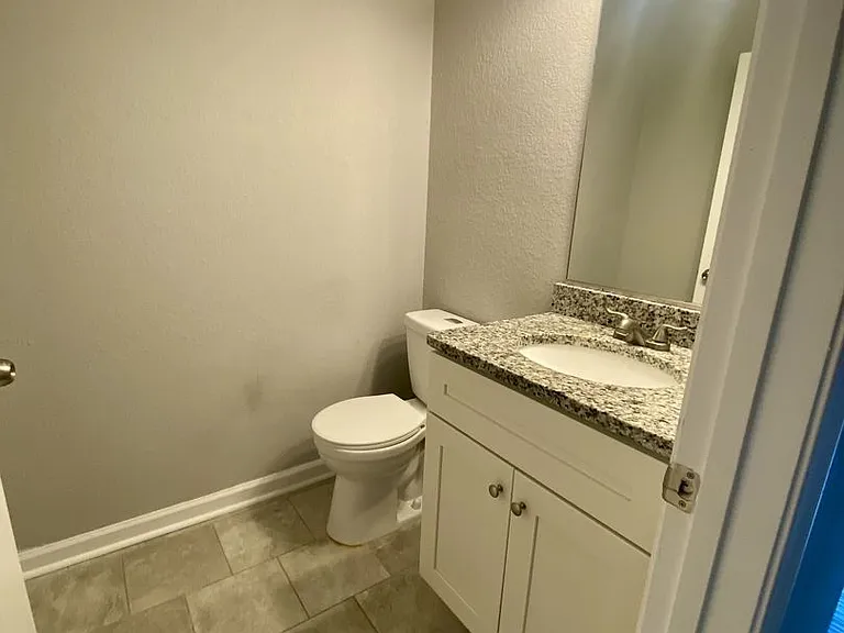 2203 Abbey Rd — Photo 8