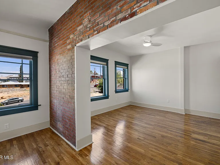 914 W Yandell Dr #2B — Photo 8
