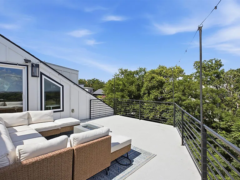 2711 Crest Ave #A — Photo 30